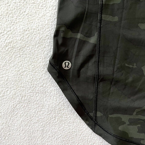 NWT Lululemon Women Incognito Camo Multi Gator Green Print Sculpt Tank Top 4 - Picture 5 of 7